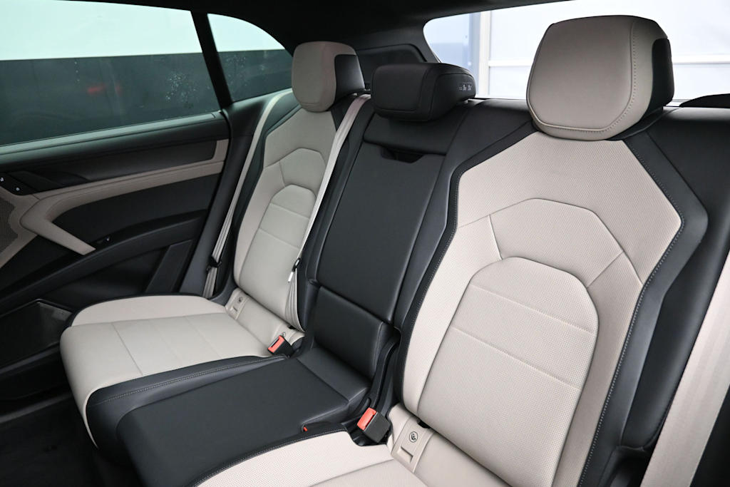 Thumbnail: 2026 Porsche Cayenne - 11