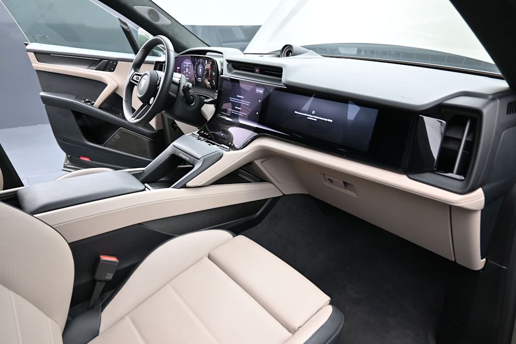Thumbnail: 2026 Porsche Cayenne - 31