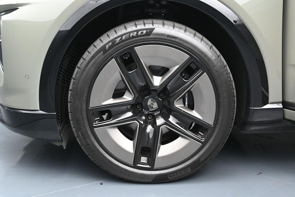 Thumbnail: 2026 Porsche Cayenne - 6