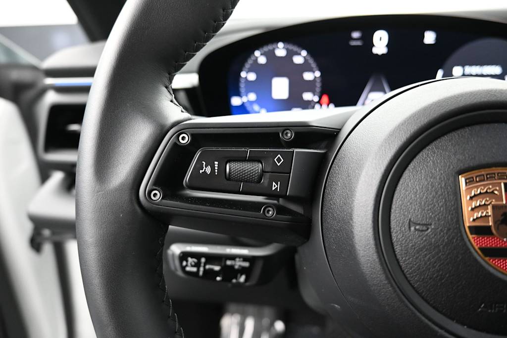Thumbnail: 2025 Porsche Macan - 21