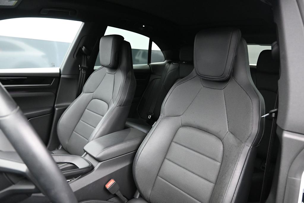 Thumbnail: 2025 Porsche Macan - 10