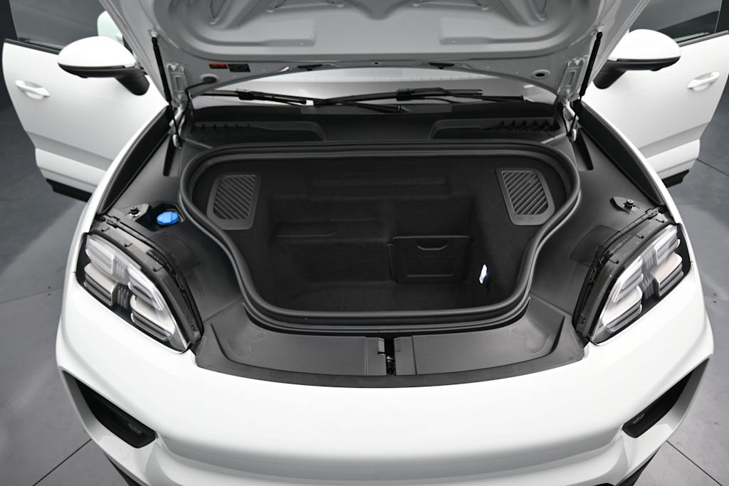 Thumbnail: 2025 Porsche Macan - 8