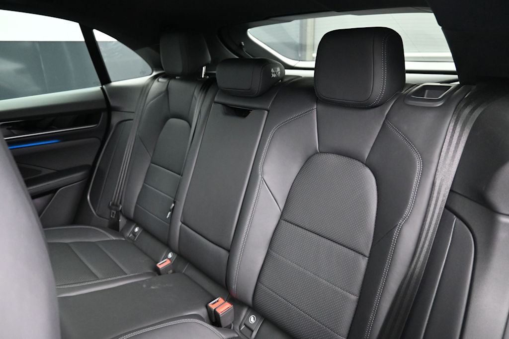 Thumbnail: 2025 Porsche Macan - 11