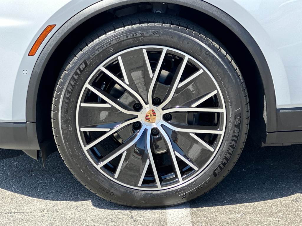 Thumbnail: 2025 Porsche Macan - 8