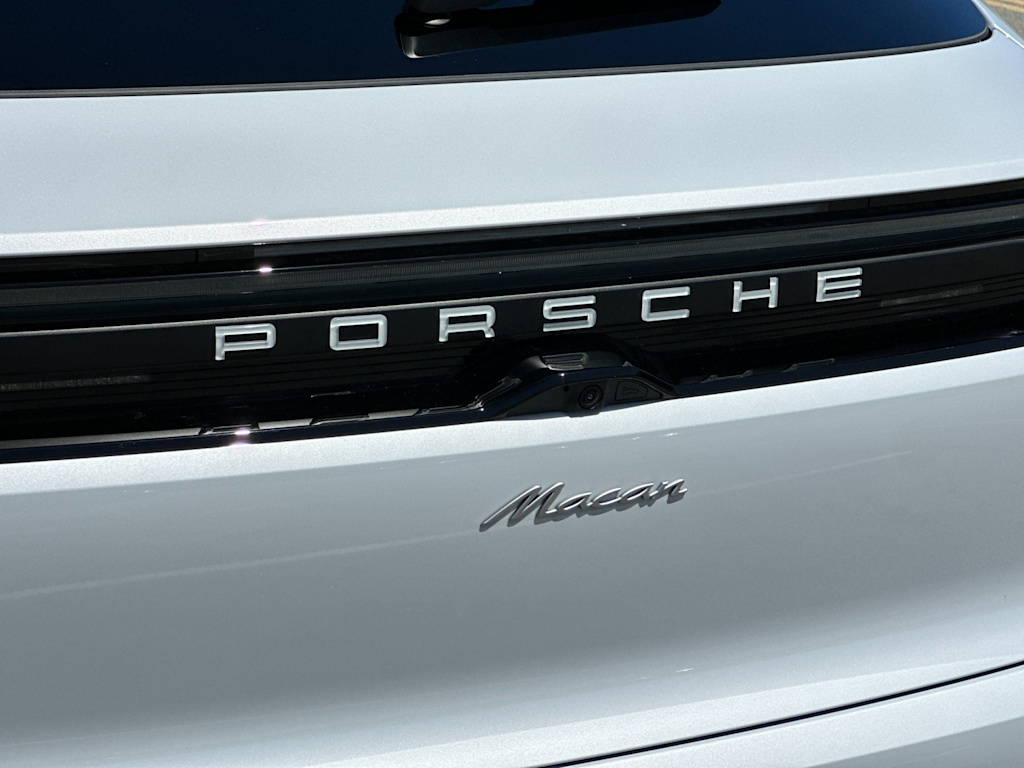 Thumbnail: 2025 Porsche Macan - 7
