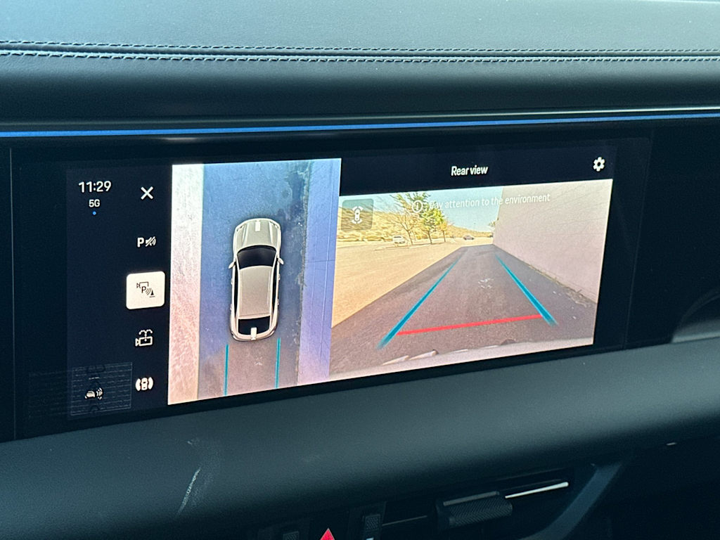 Thumbnail: 2025 Porsche Macan - 24