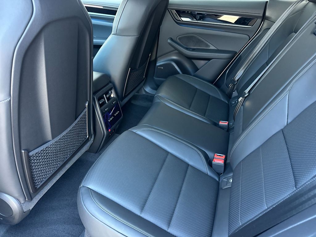 Thumbnail: 2025 Porsche Macan - 12