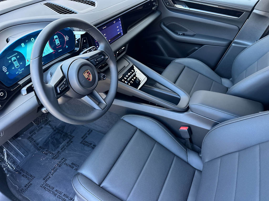 Thumbnail: 2025 Porsche Macan - 10