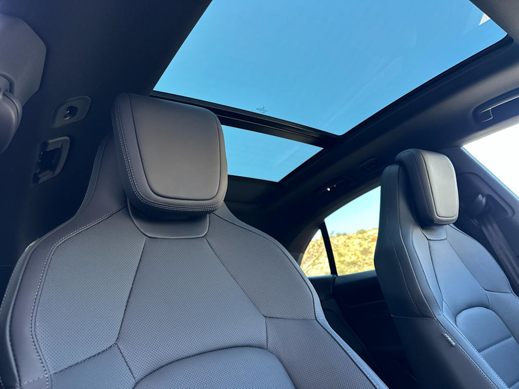 Thumbnail: 2025 Porsche Macan - 22