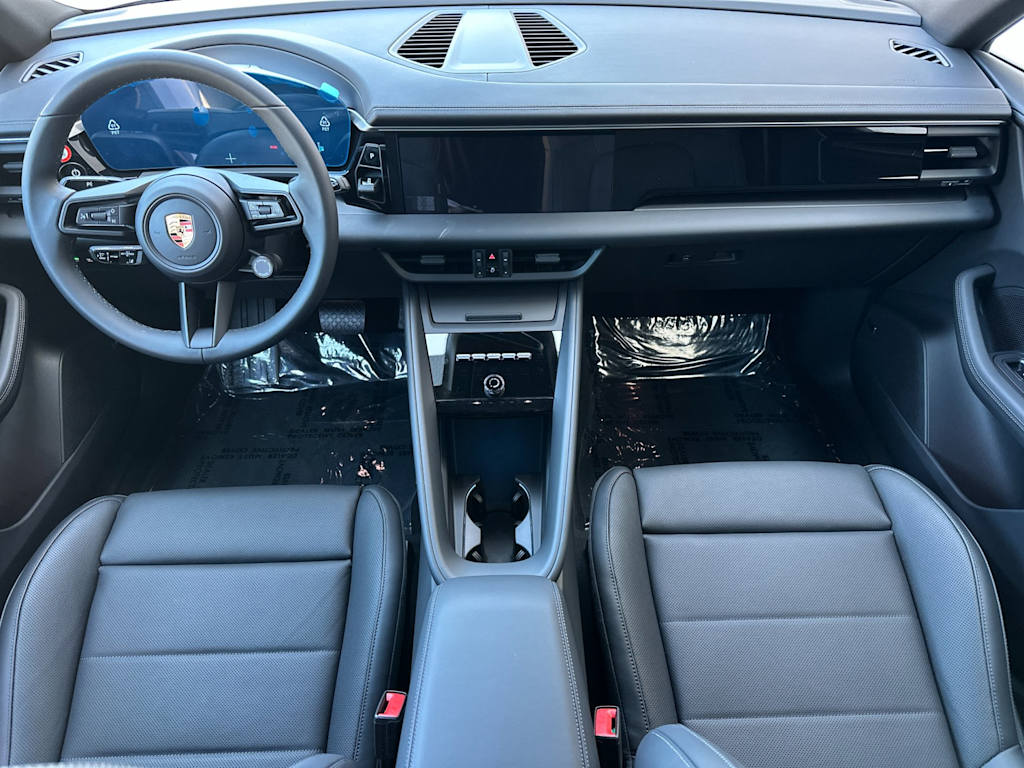 Thumbnail: 2025 Porsche Macan - 2