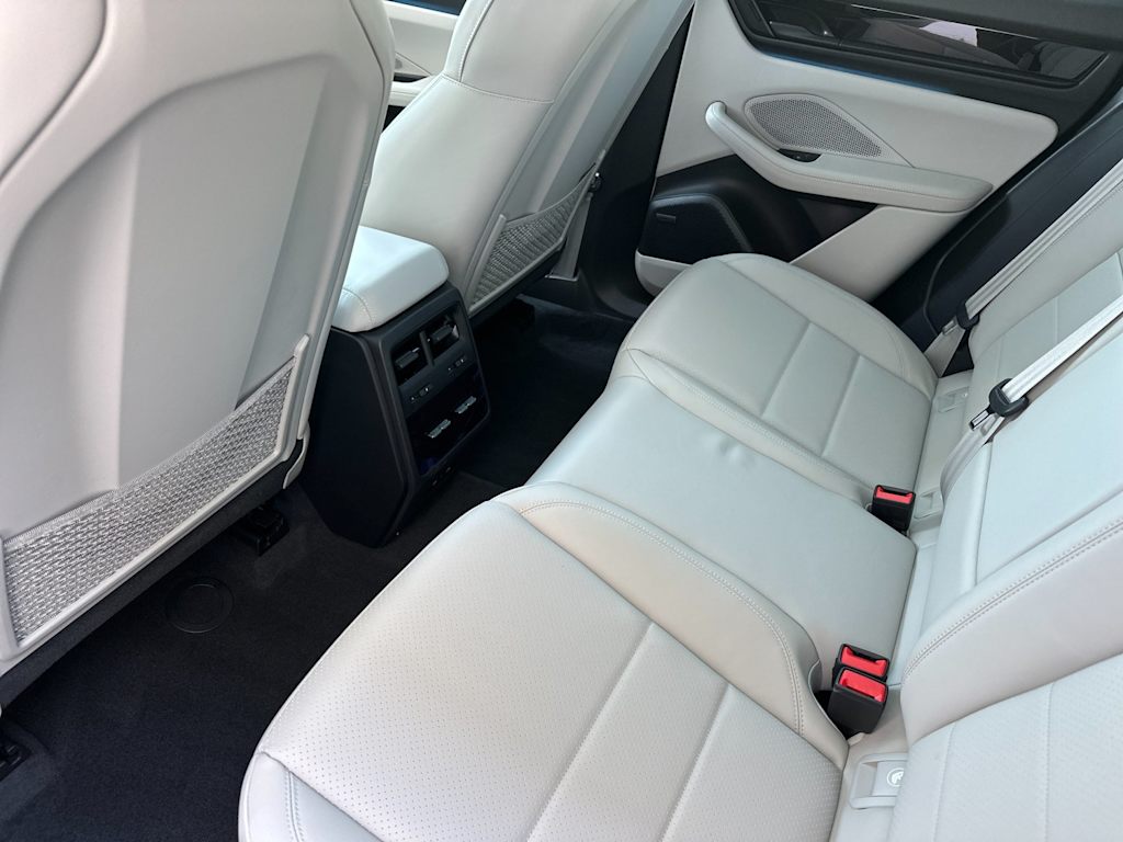 Thumbnail: 2026 Porsche Macan - 11