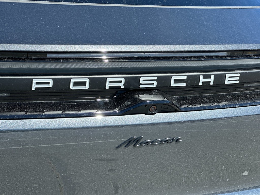 Thumbnail: 2026 Porsche Macan - 6