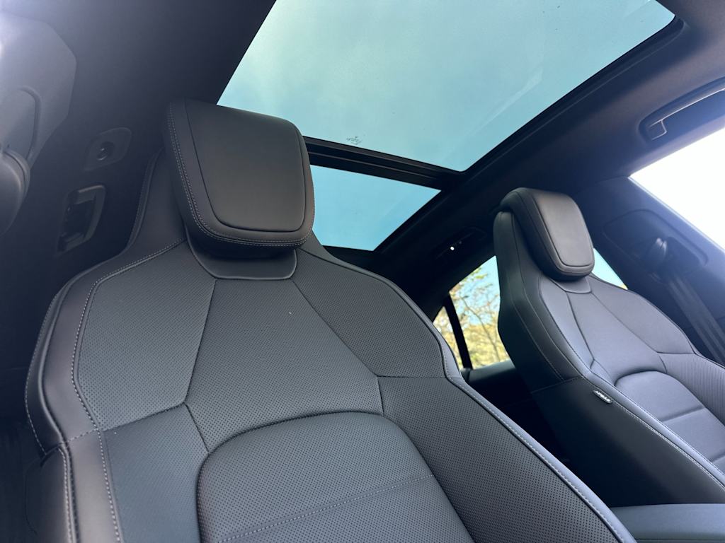 Thumbnail: 2025 Porsche Macan - 23