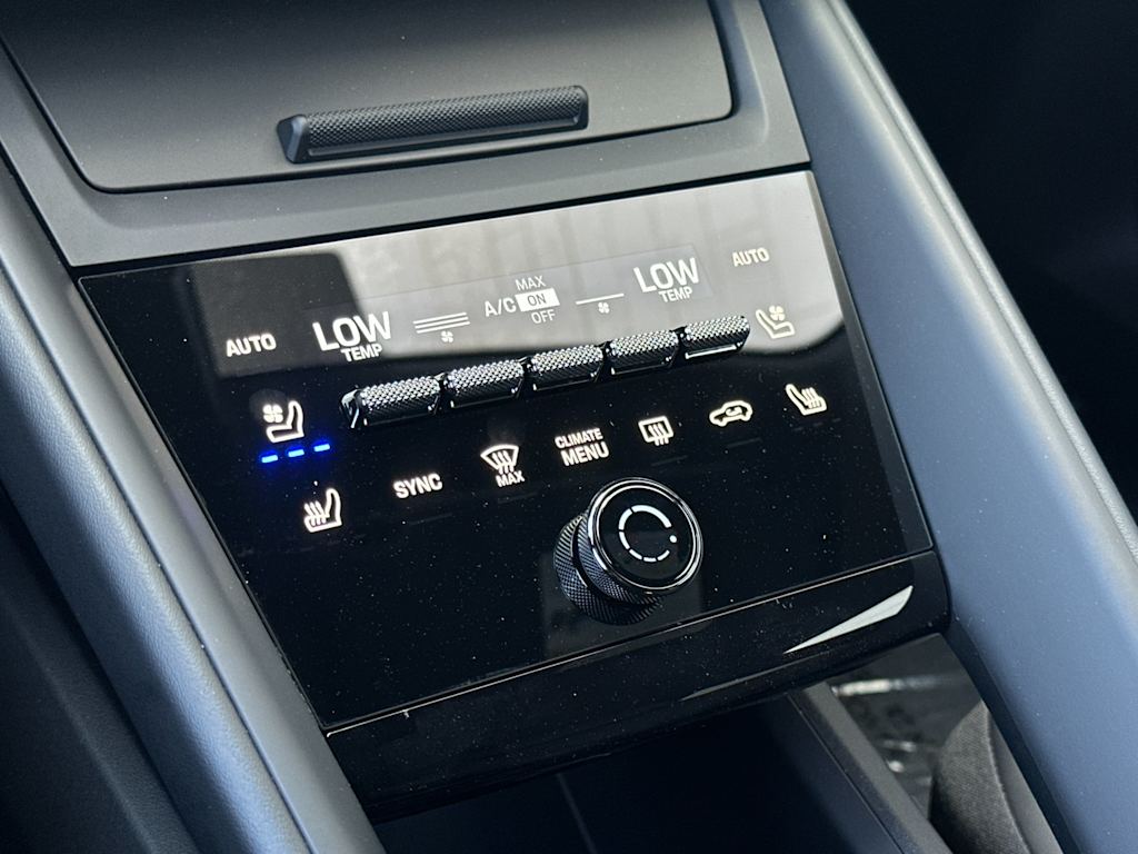 Thumbnail: 2025 Porsche Macan - 26