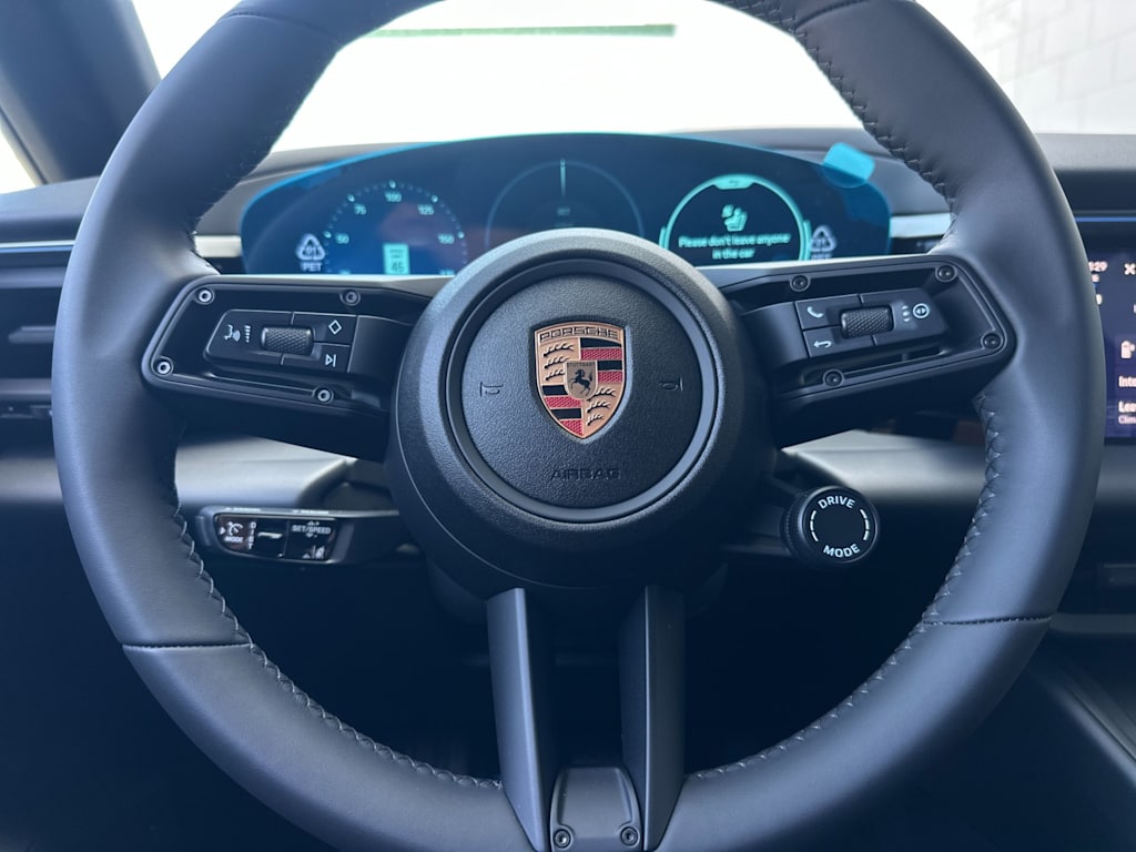 Thumbnail: 2025 Porsche Macan - 13