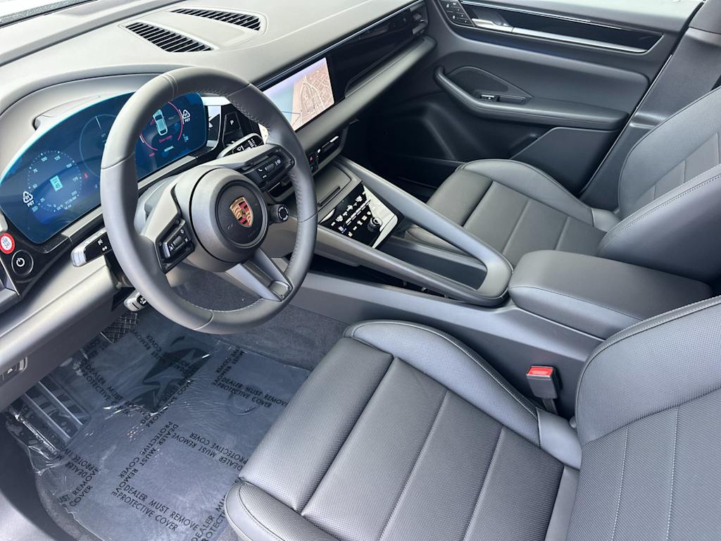 Thumbnail: 2025 Porsche Macan - 10