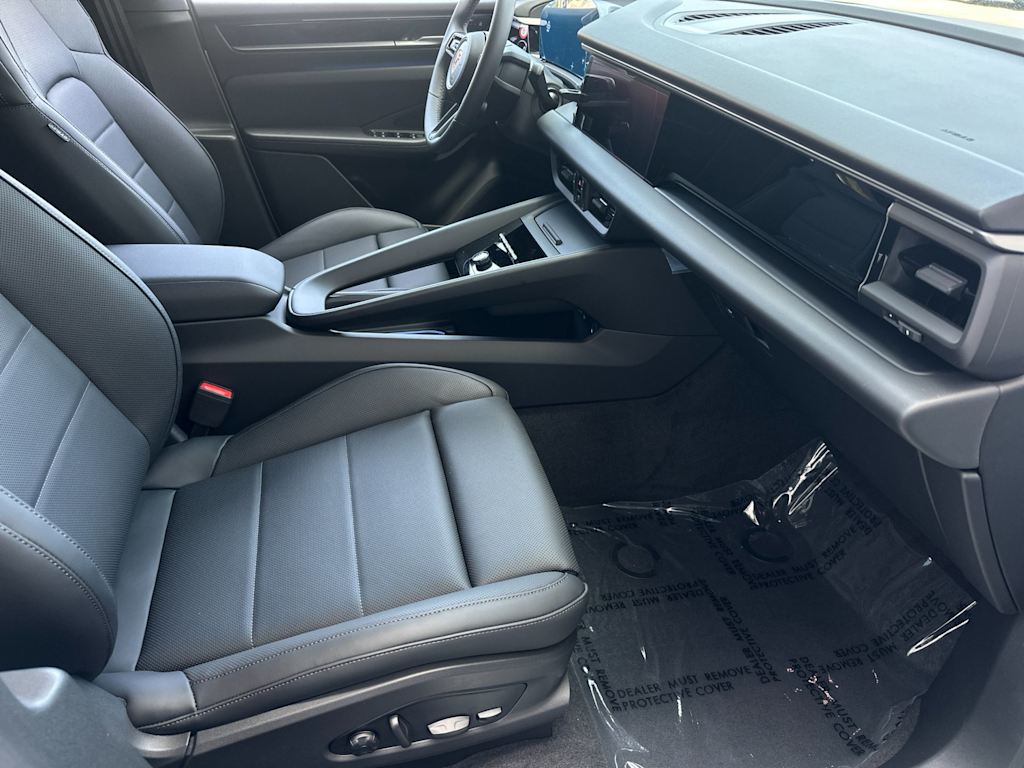 Thumbnail: 2025 Porsche Macan - 22