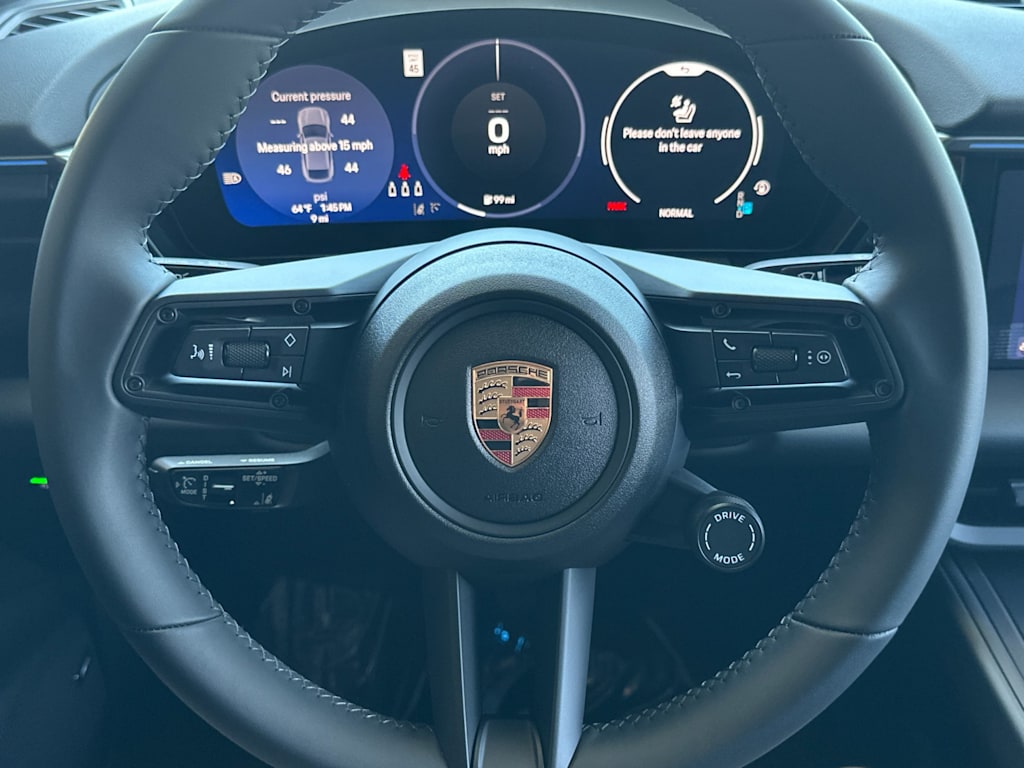 Thumbnail: 2025 Porsche Macan - 25