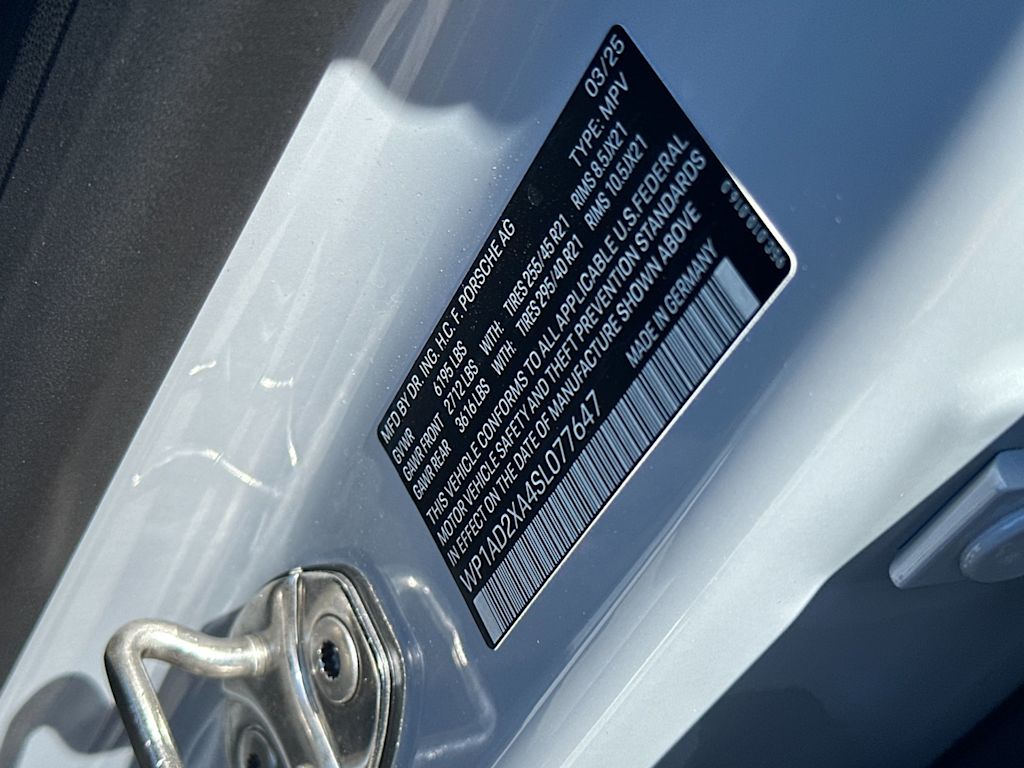 Thumbnail: 2025 Porsche Macan - 27