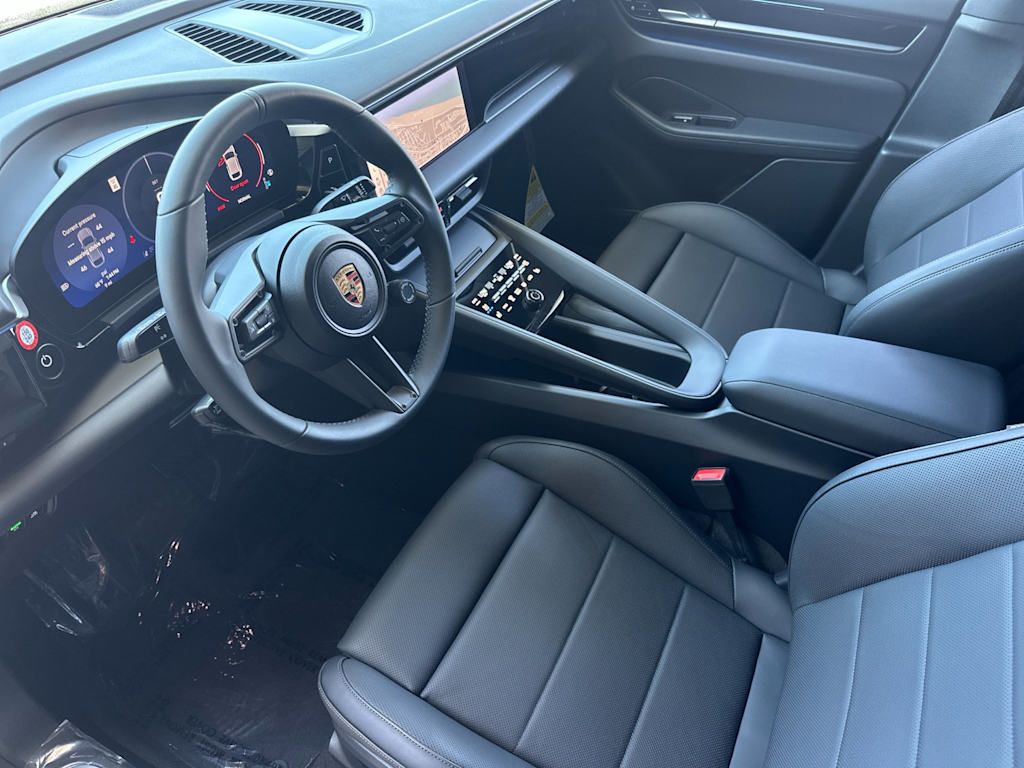 Thumbnail: 2025 Porsche Macan - 9