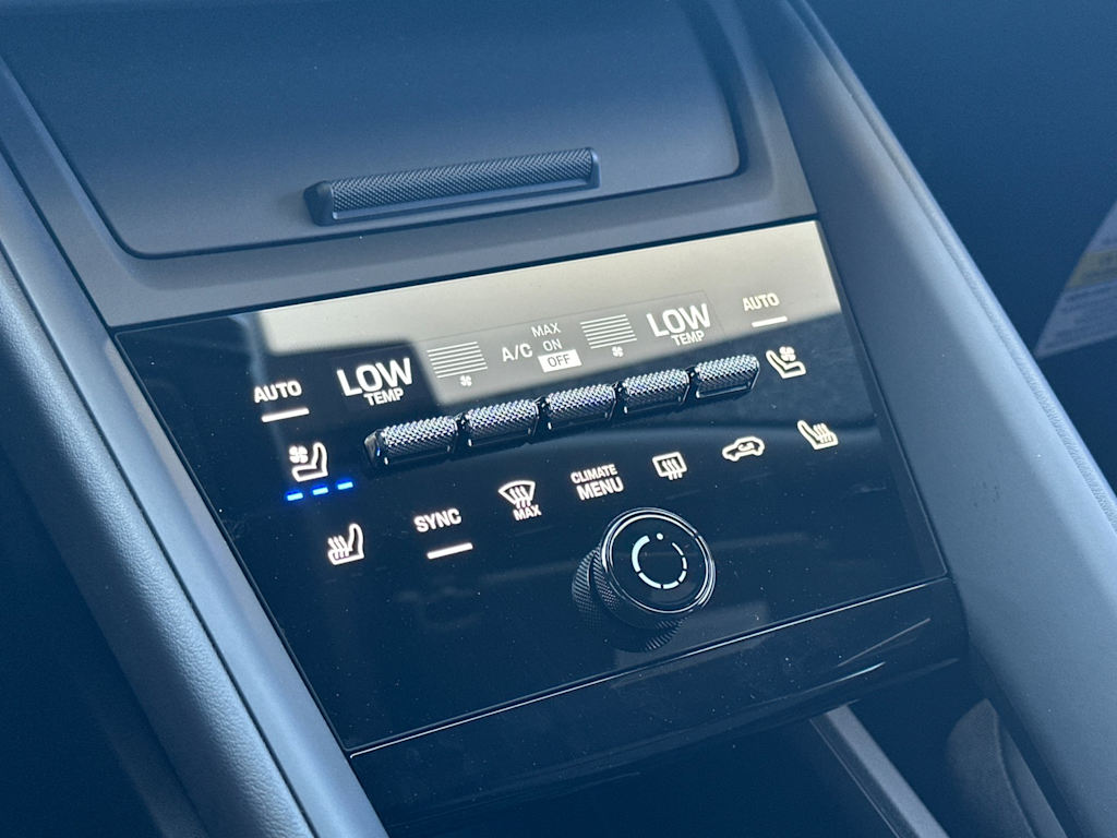 Thumbnail: 2025 Porsche Macan - 23