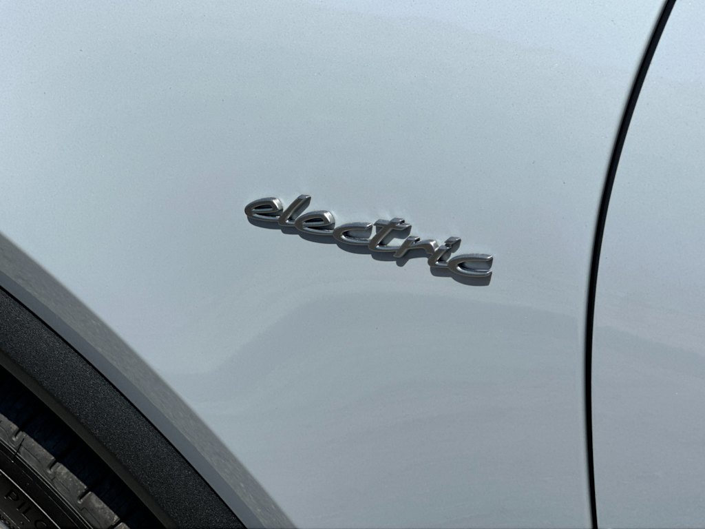 Thumbnail: 2025 Porsche Macan - 6