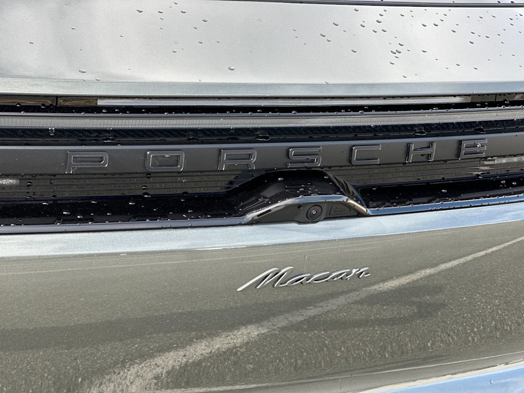 Thumbnail: 2025 Porsche Macan - 6