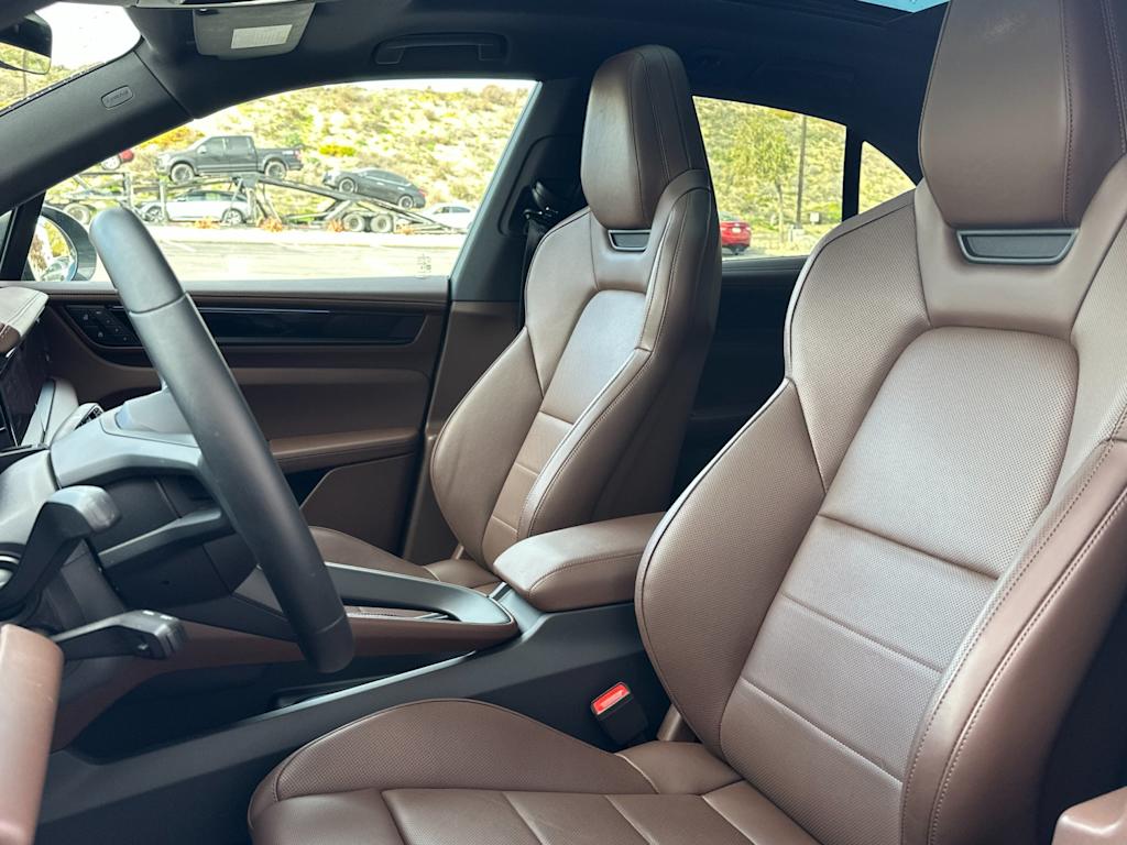 Thumbnail: 2025 Porsche Macan - 10