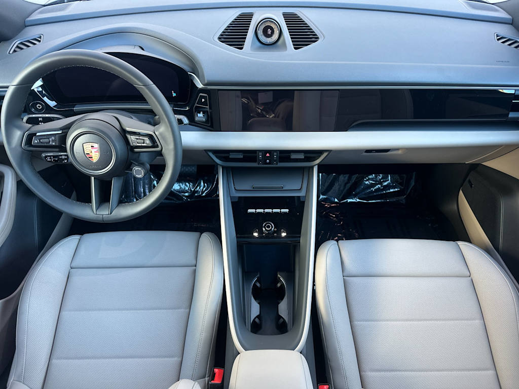 Thumbnail: 2025 Porsche Macan - 2