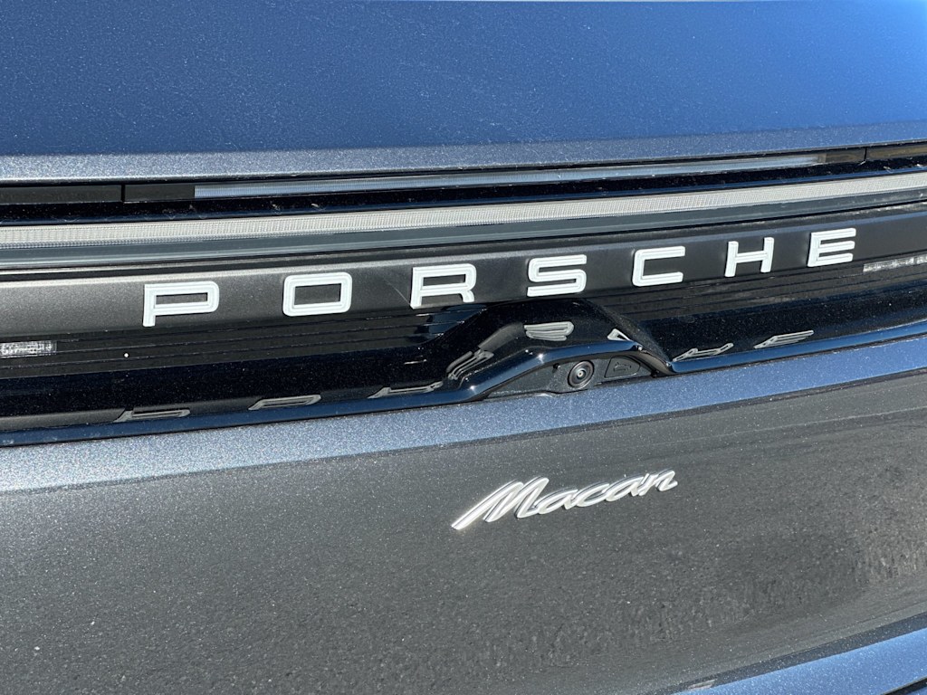 Thumbnail: 2025 Porsche Macan - 7