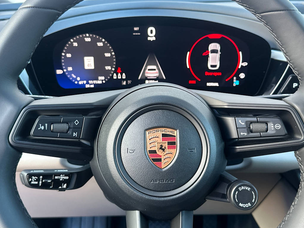 Thumbnail: 2025 Porsche Macan - 28