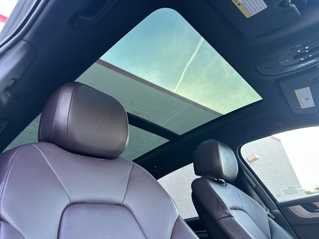 Thumbnail: 2024 Porsche Cayenne - 24