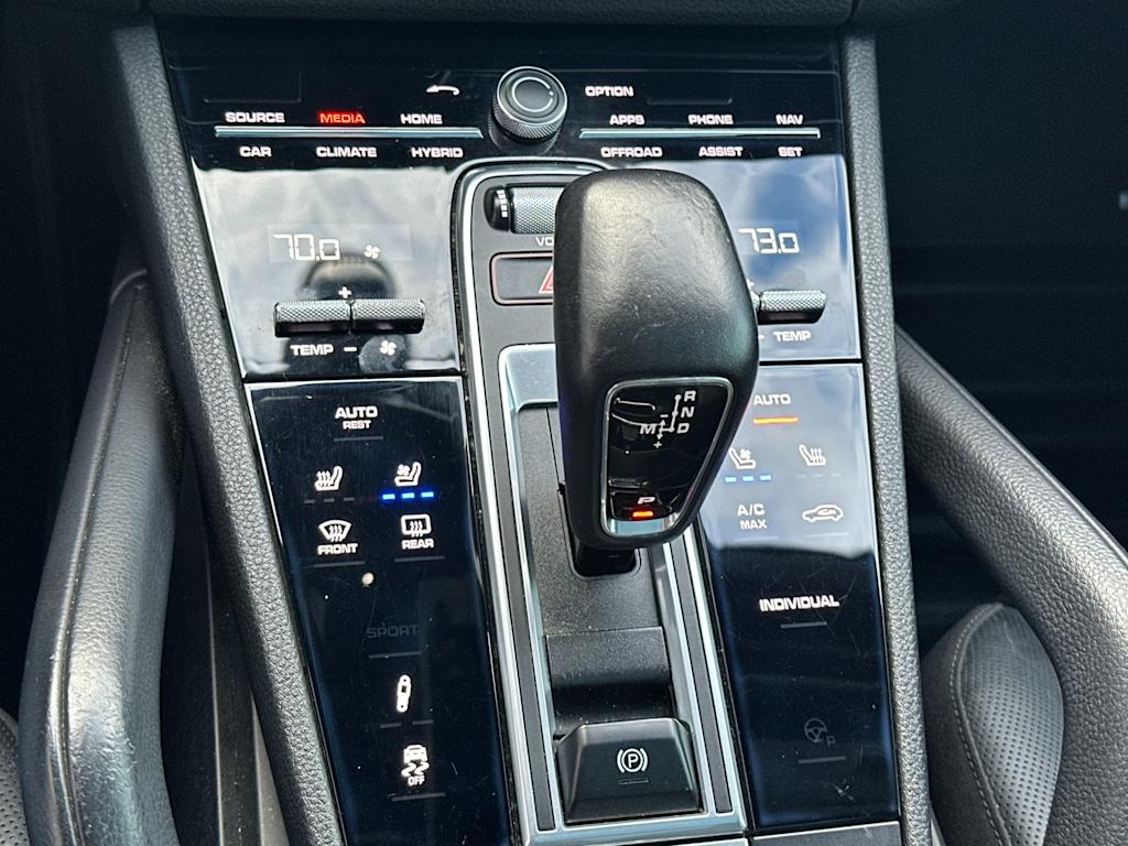 Thumbnail: 2019 Porsche Cayenne - 16