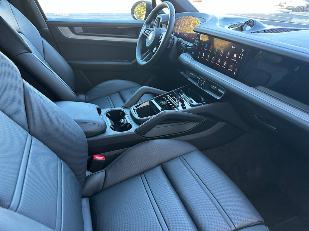 Thumbnail: 2025 Porsche Cayenne - 6