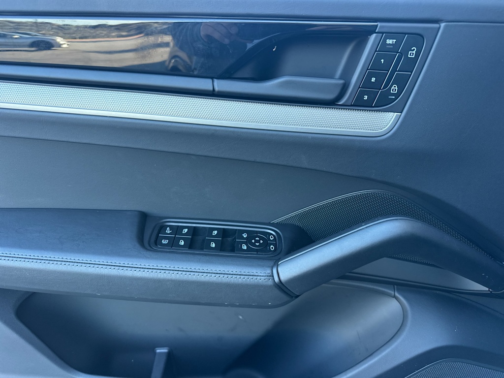 Thumbnail: 2025 Porsche Cayenne - 19