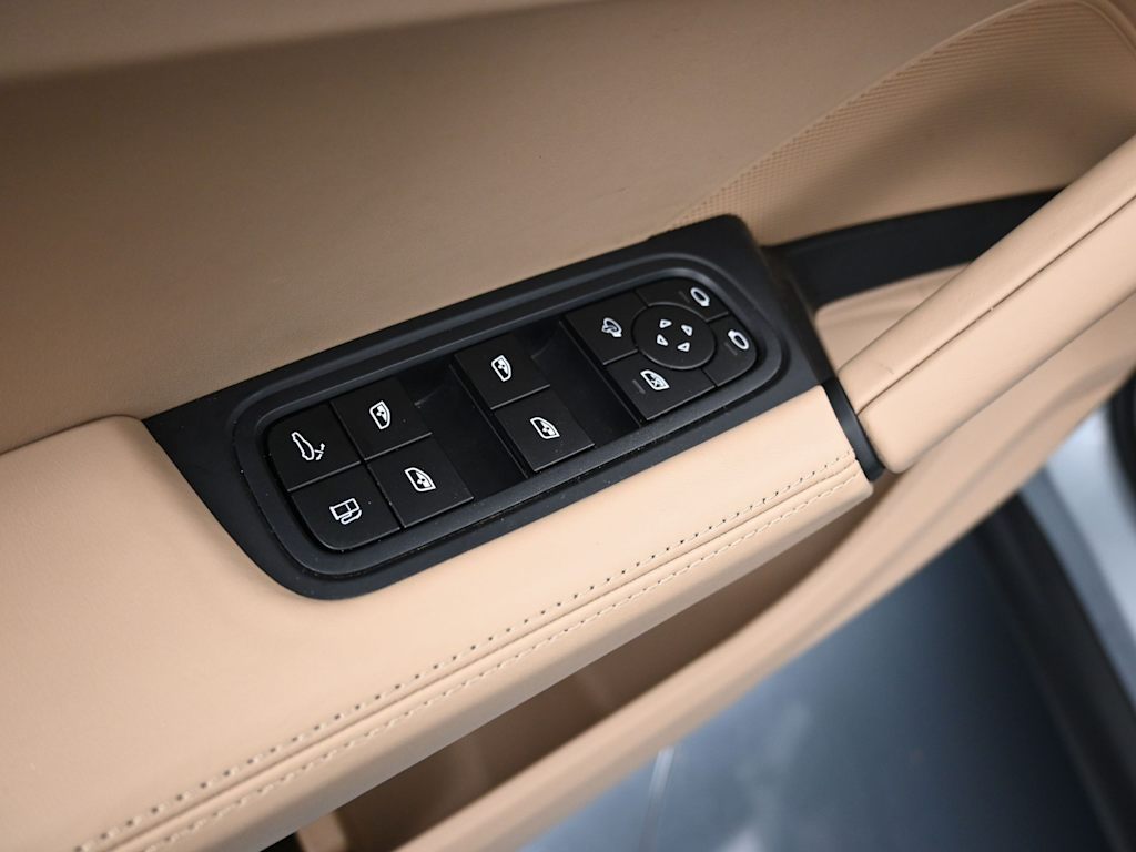 Thumbnail: 2026 Porsche Cayenne - 18