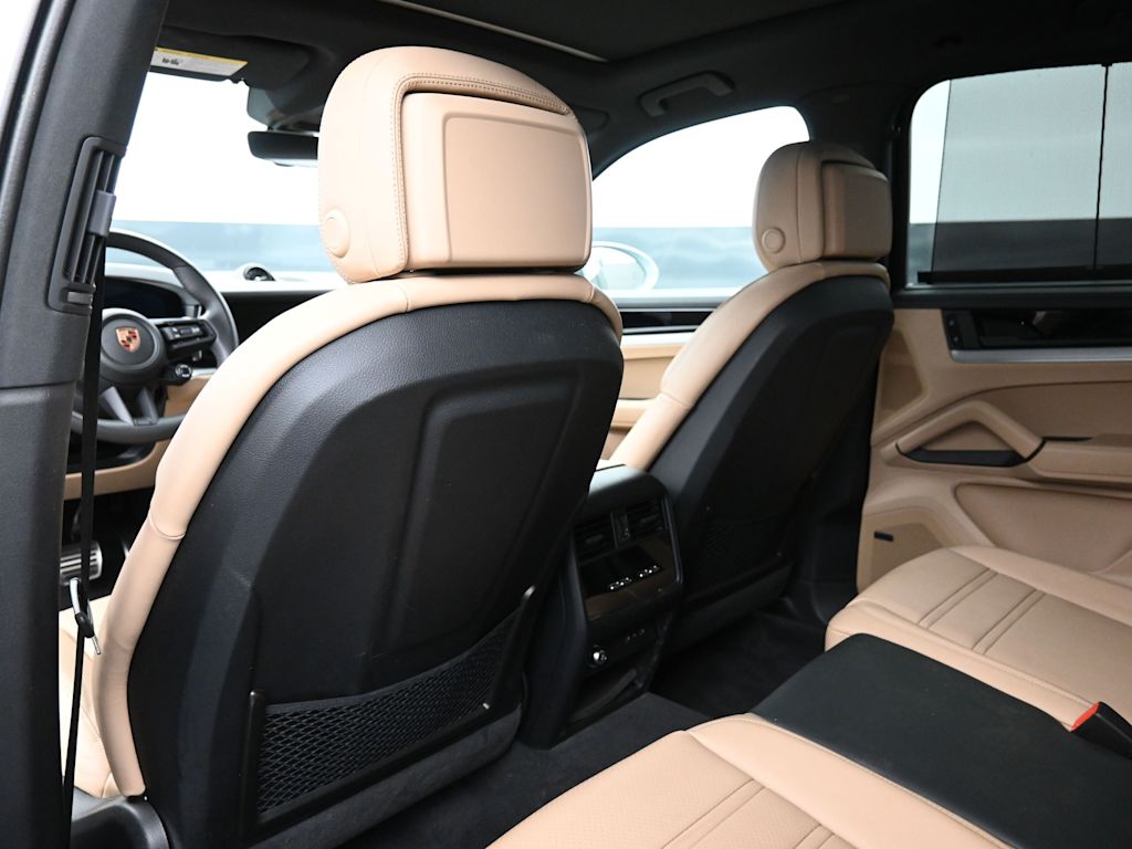 Thumbnail: 2026 Porsche Cayenne - 11