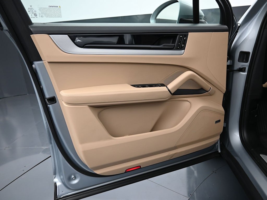 Thumbnail: 2026 Porsche Cayenne - 19