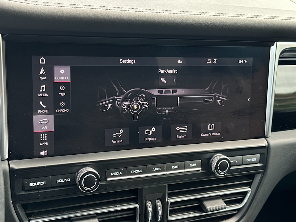 2021 Porsche Macan Turbo 28