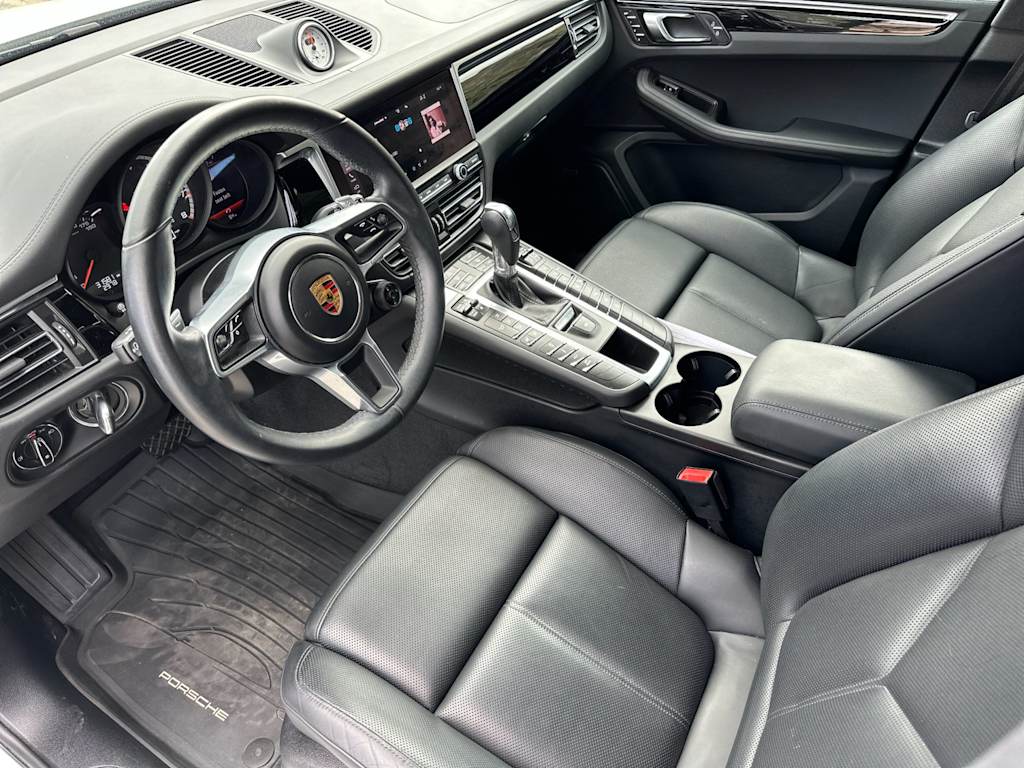 2021 Porsche Macan Turbo 10