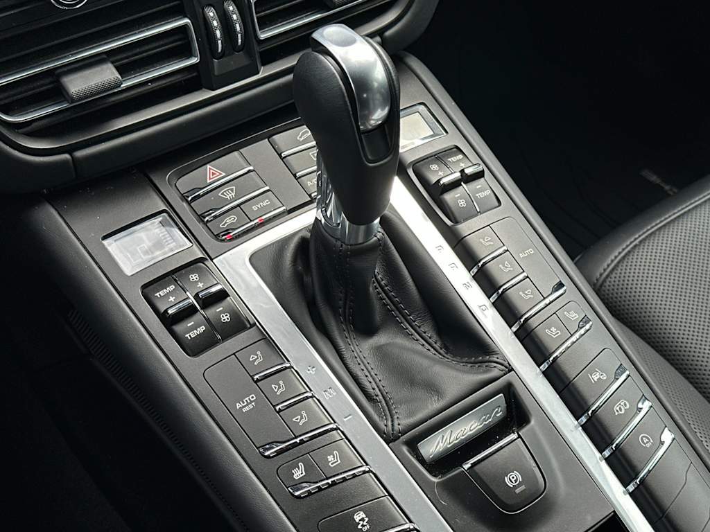 2021 Porsche Macan Turbo 15