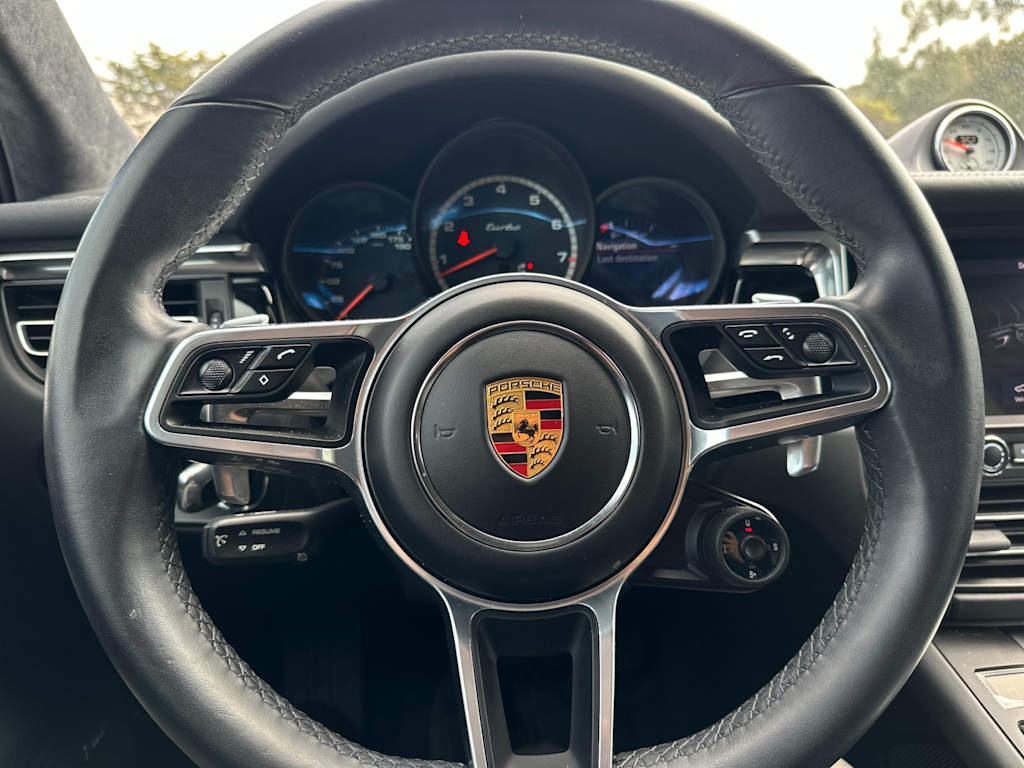 2021 Porsche Macan Turbo 13