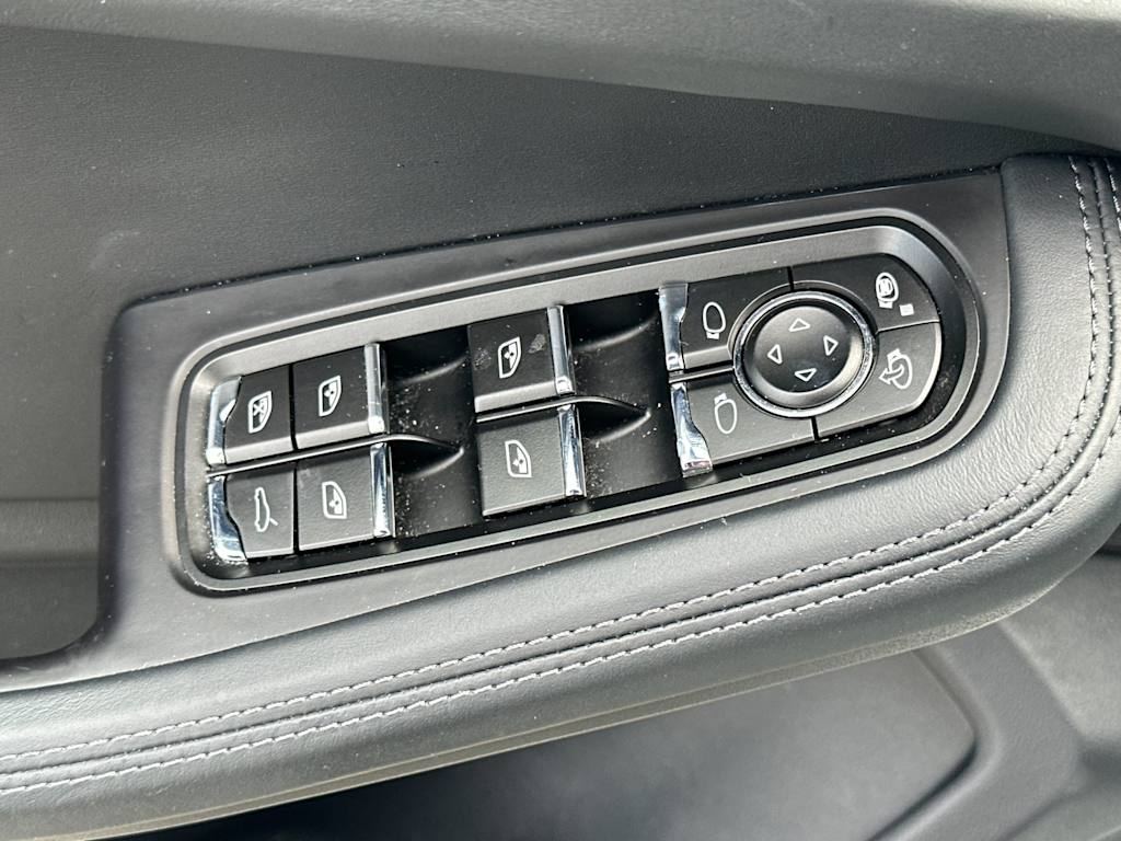 2021 Porsche Macan Turbo 23