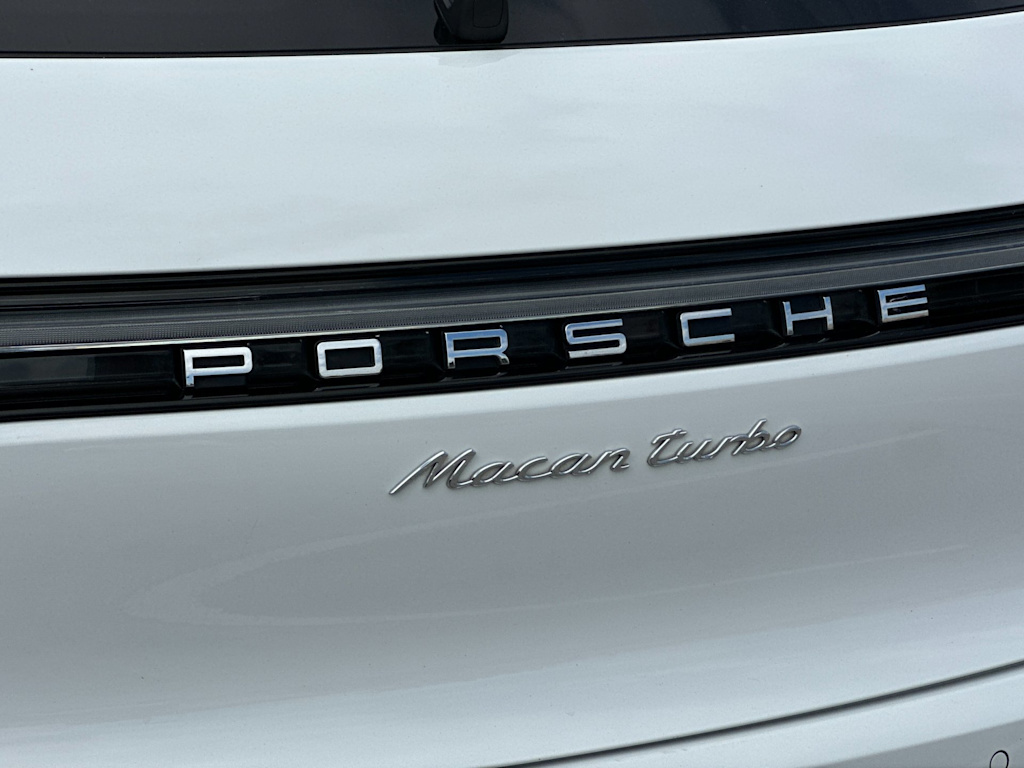 2021 Porsche Macan Turbo 7