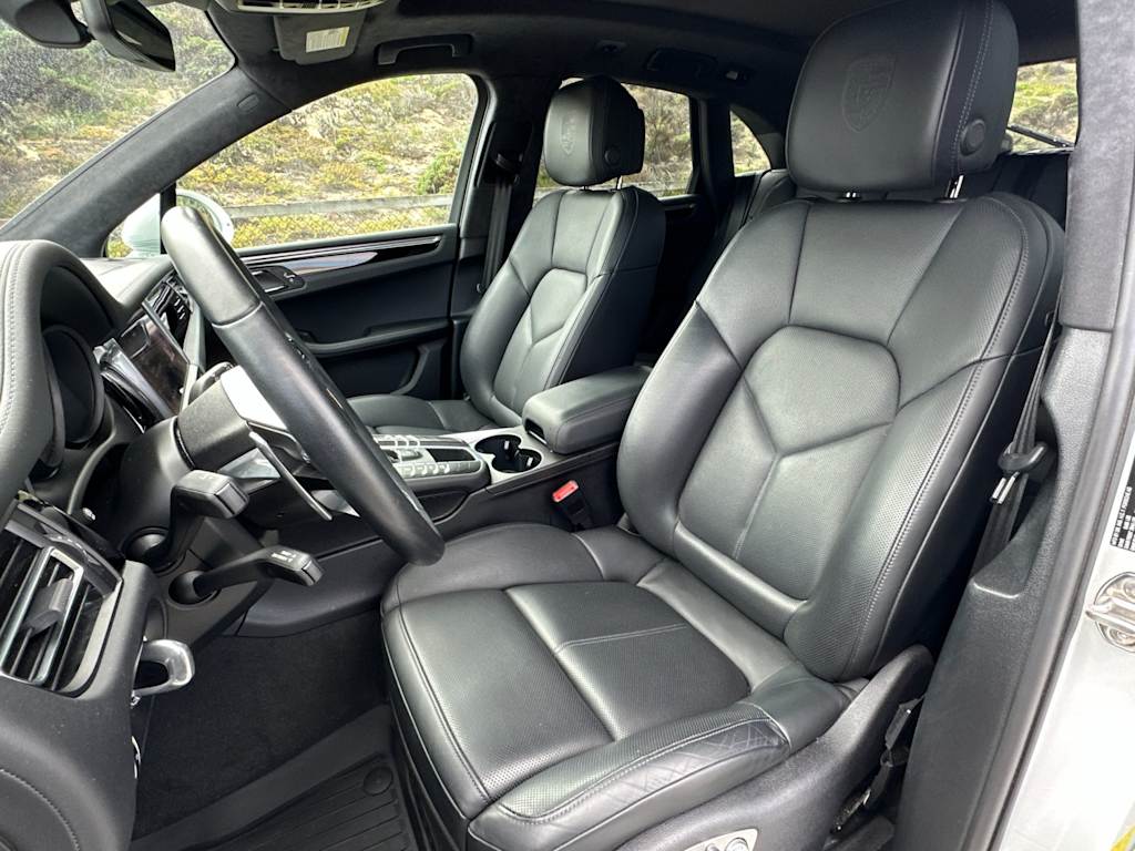 2021 Porsche Macan Turbo 11
