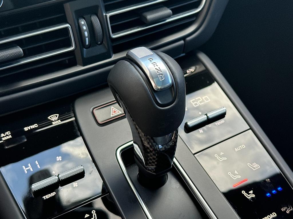 Thumbnail: 2025 Porsche Macan - 27