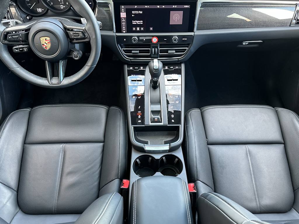 Thumbnail: 2025 Porsche Macan - 2