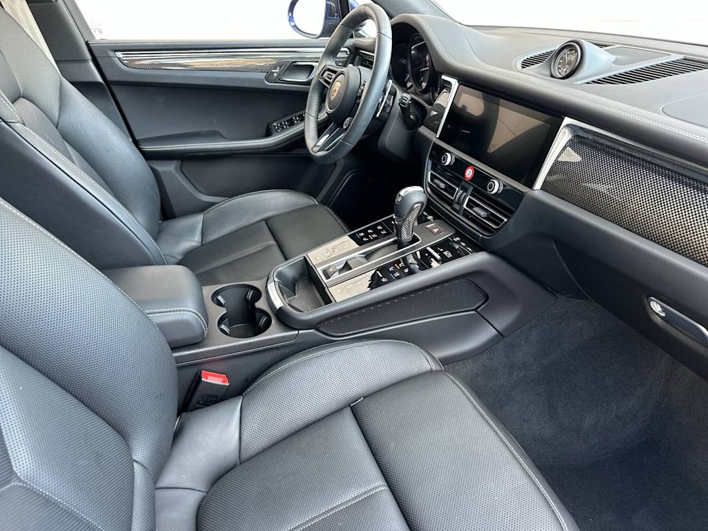 Thumbnail: 2025 Porsche Macan - 12