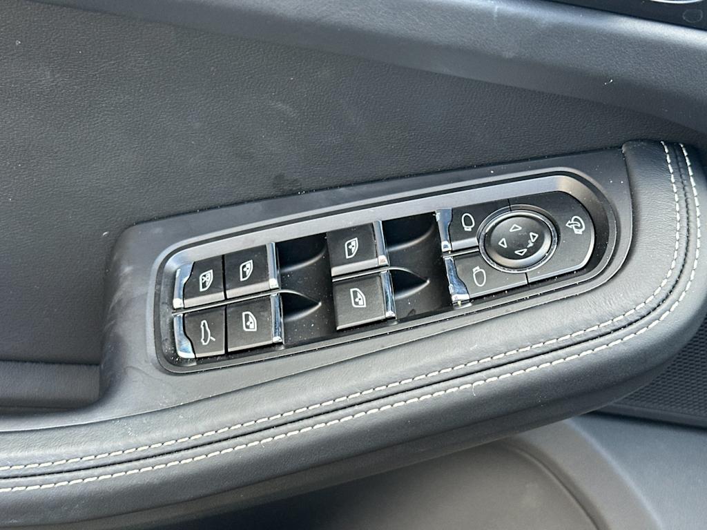 Thumbnail: 2025 Porsche Macan - 23