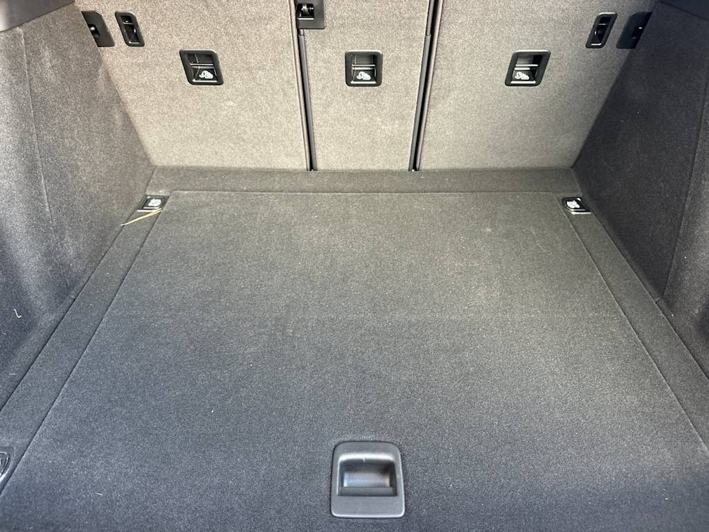 Thumbnail: 2025 Porsche Macan - 16